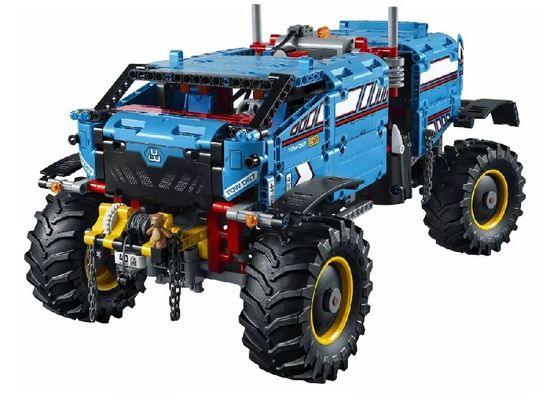 Конструктор LEGO Technic 42070 Эвакуатор-внедорожник 6х6